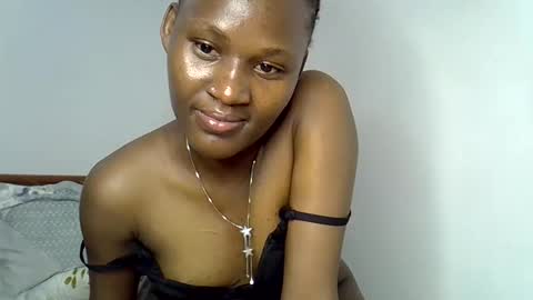 Snapshot of sweetlavie_ chatting on April 2026 11:43:01 AM Titi online show from April 2026 11:43:01 AM