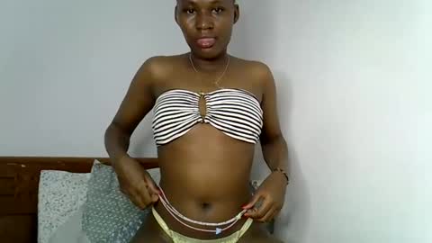 Snapshot of sweetlavie_ chatting on April 2026 01:49:01 PM Titi online show from April 2026 01:49:01 PM