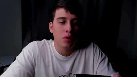 Snapshot of sweetlian_04 chatting on December 2024 03:24:01 AM Lian online show from December 2024 03:24:01 AM