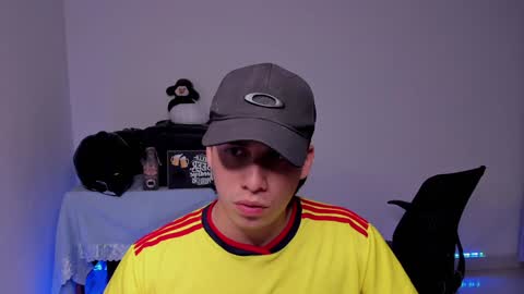 Snapshot of sweetlian_04 chatting on December 2024 01:12:01 AM Lian online show from December 2024 01:12:01 AM