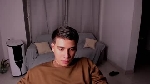 Snapshot of sweetlian_04 chatting on February 2025 09:17:02 AM Lian online show from February 2025 09:17:02 AM