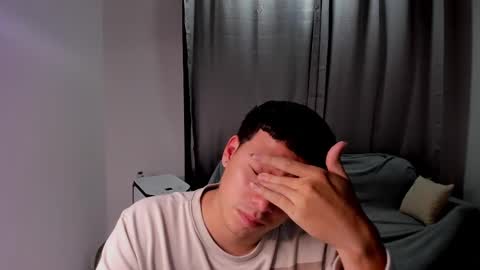 Snapshot of sweetlian_04 chatting on February 2025 05:23:01 AM Lian online show from February 2025 05:23:01 AM