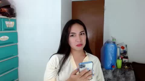 Snapshot of sweetlilly_18 chatting on December 2024 06:33:01 PM Lilly online show from December 2024 06:33:01 PM