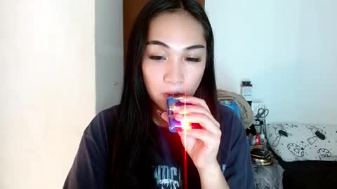 Snapshot of sweetlilly_18 chatting on December 2024 03:31:02 PM Lilly online show from December 2024 03:31:02 PM