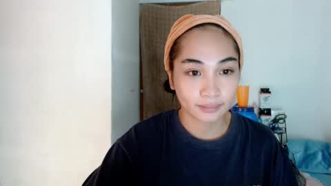 Snapshot of sweetlilly_18 chatting on January 2025 02:09:02 PM Lilly online show from January 2025 02:09:02 PM