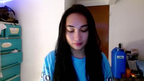 Snapshot of sweetlilly_18 chatting on January 2025 11:40:02 AM Lilly online show from January 2025 11:40:02 AM