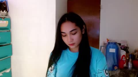 Snapshot of sweetlilly_18 chatting on January 2025 01:36:02 PM Lilly online show from January 2025 01:36:02 PM