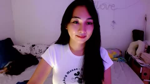 Snapshot of sweetlilly_18 chatting on September 2025 03:17:01 AM Lilly online show from September 2025 03:17:01 AM