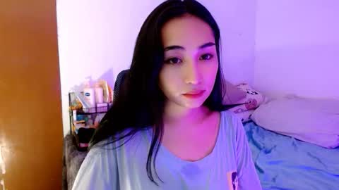 Snapshot of sweetlilly_18 chatting on October 2025 02:12:02 AM Lilly online show from October 2025 02:12:02 AM