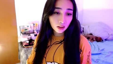 Snapshot of sweetlilly_18 chatting on November 2025 02:19:01 PM Lilly online show from November 2025 02:19:01 PM