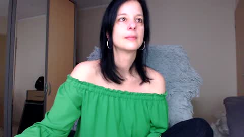 Snapshot of sweetlonglips_ chatting on February 2025 09:00:02 AM JenJenny online show from February 2025 09:00:02 AM