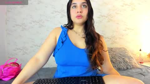Snapshot of sweetmeggan_ chatting on November 2025 12:15:01 PM Megan online show from November 2025 12:15:01 PM