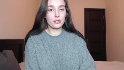 Snapshot of sweetmiaa chatting on April 2026 06:14:02 PM Mia online show from April 2026 06:14:02 PM