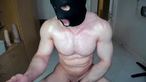 Snapshot of sweetmuscles_boy chatting on July 2026 05:59:01 PM Lorenzo online show from July 2026 05:59:01 PM