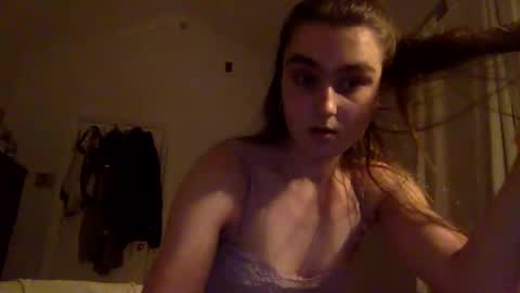 sweetpeach232323 online show from December 2024 03:55:02 AM