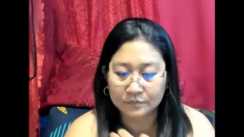 Snapshot of sweetpilipina88 chatting on May 2026 10:22:02 AM MIA online show from May 2026 10:22:02 AM