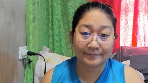 Snapshot of sweetpilipina88 chatting on May 2026 11:35:01 PM MIA online show from May 2026 11:35:01 PM
