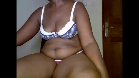 Snapshot of sweetrenne chatting on March 2025 01:12:01 AM sweetrenne online show from March 2025 01:12:01 AM