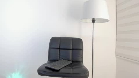  Alice Woolridge  online show from December 2024 02:02:02 AM