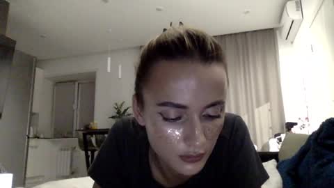 sweetsatalana online show from June 2026 07:17:01 PM
