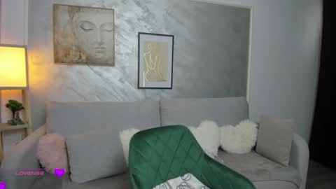 Snapshot of sweetsexangel chatting on September 2025 01:44:02 PM Goddess Allysse online show from September 2025 01:44:02 PM