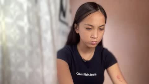 Mia online show from February 2026 02:07:02 AM