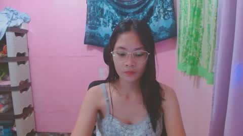 Snapshot of sweetsexygirl20 chatting on May 2026 12:21:01 PM Mia online show from May 2026 12:21:01 PM
