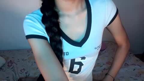 Snapshot of sweetsinnyx chatting on April 2026 02:00:02 AM SweetSinnyX online show from April 2026 02:00:02 AM