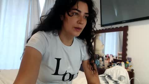 Dianis online show from November 2025 02:52:02 PM