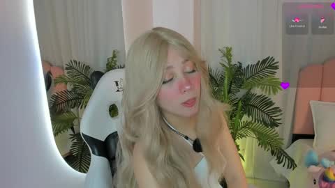 Snapshot of sweett_fire chatting on May 2026 05:40:02 PM sweett_fire online show from May 2026 05:40:02 PM