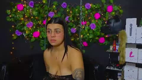 Snapshot of sweett_mollyy chatting on June 2026 11:31:01 PM Molly - INDEPENDENT MODEL online show from June 2026 11:31:01 PM