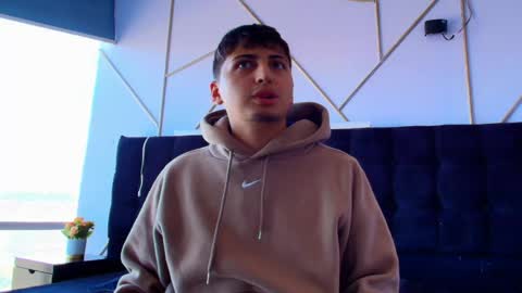 Sweett Sinn  online show from April 2026 01:27:02 PM