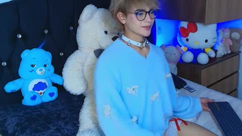 Neffer online show from November 2025 06:13:01 AM