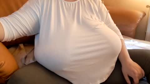 Snapshot of sweettm chatting on February 2025 11:10:02 AM Maya online show from February 2025 11:10:02 AM