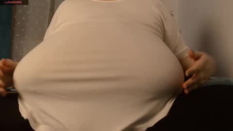 Snapshot of sweettm chatting on February 2025 07:52:01 PM Maya online show from February 2025 07:52:01 PM