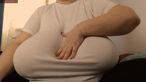 Snapshot of sweettm chatting on February 2025 11:17:01 AM Maya online show from February 2025 11:17:01 AM