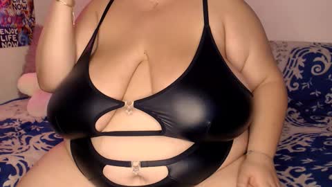 Snapshot of sweettm chatting on October 2025 08:30:01 PM Maya online show from October 2025 08:30:01 PM