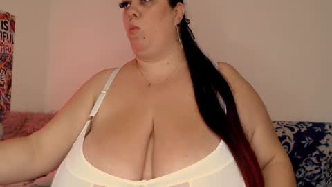 Snapshot of sweettm chatting on October 2025 06:36:01 PM Maya online show from October 2025 06:36:01 PM