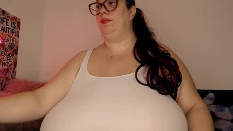 Snapshot of sweettm chatting on November 2025 08:13:01 AM Maya online show from November 2025 08:13:01 AM