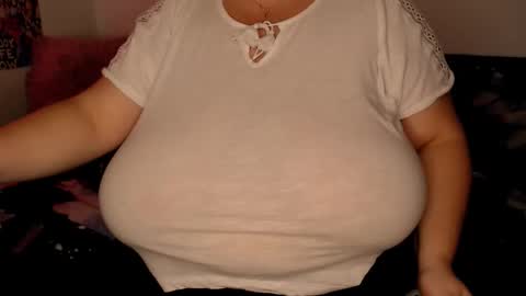 Snapshot of sweettm chatting on November 2025 09:48:01 PM Maya online show from November 2025 09:48:01 PM