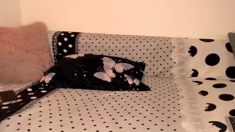 Snapshot of sweettm chatting on November 2025 10:27:01 AM Maya online show from November 2025 10:27:01 AM