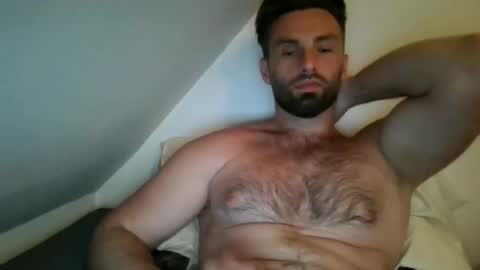 Snapshot of sweettom69 chatting on June 2026 12:32:02 AM Tom online show from June 2026 12:32:02 AM