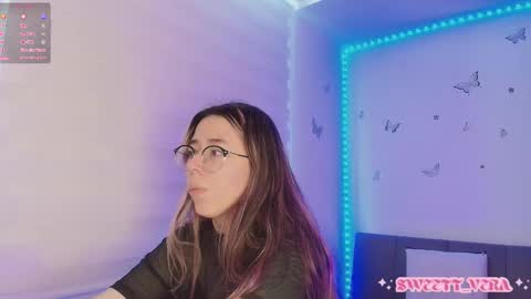 Veronica Independent Model online show from November 2025 01:00:01 PM