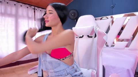 ALONDRA online show from January 2025 06:56:01 PM