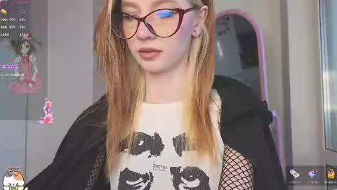 Snapshot of sweetuniporn chatting on December 2024 08:55:02 AM Elis a little vacation Ill be here Saturday my schedules in bio online show from December 2024 08:55:02 AM