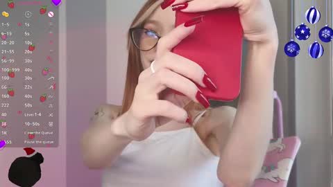 Snapshot of sweetuniporn chatting on December 2024 08:52:01 AM Elis a little vacation Ill be here Saturday my schedules in bio online show from December 2024 08:52:01 AM