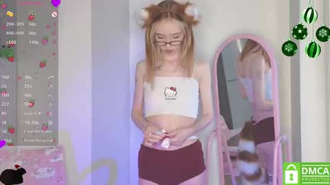 Snapshot of sweetuniporn chatting on December 2024 12:41:01 PM Elis a little vacation Ill be here Saturday my schedules in bio online show from December 2024 12:41:01 PM