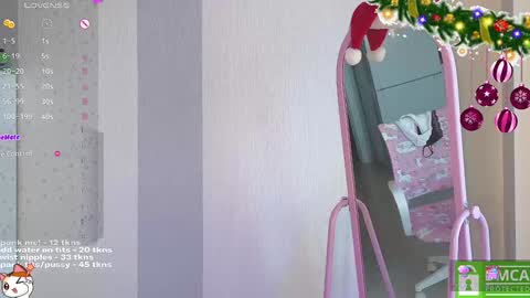 Snapshot of sweetuniporn chatting on January 2025 11:37:01 AM Elis a little vacation Ill be here Saturday my schedules in bio online show from January 2025 11:37:01 AM