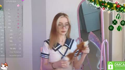 Snapshot of sweetuniporn chatting on January 2025 08:35:02 AM Elis a little vacation Ill be here Saturday my schedules in bio online show from January 2025 08:35:02 AM