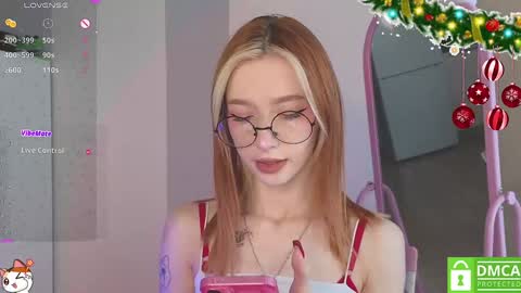 Snapshot of sweetuniporn chatting on January 2025 08:24:01 AM Elis a little vacation Ill be here Saturday my schedules in bio online show from January 2025 08:24:01 AM